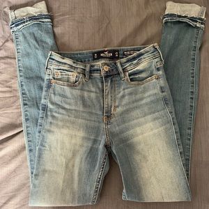 Woman’s Hollister Skinny Jeans